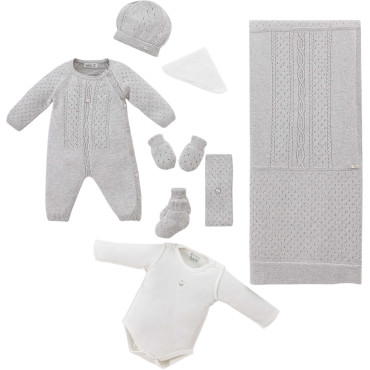 Set 8 items