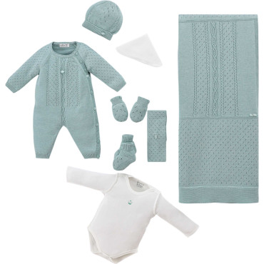 Set 8 items