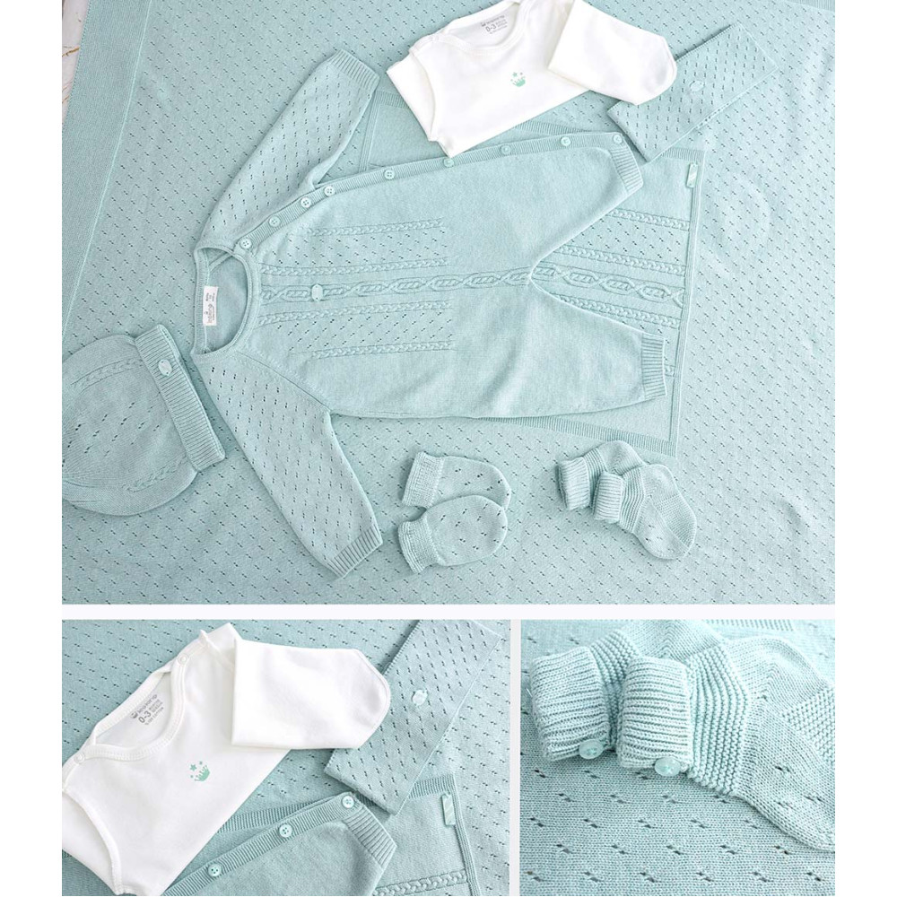 Set 8 items