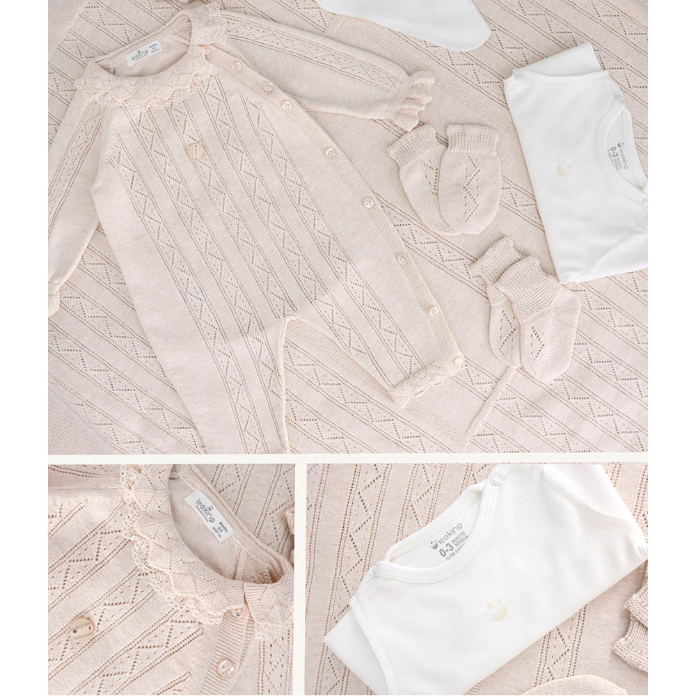 Set 8 items