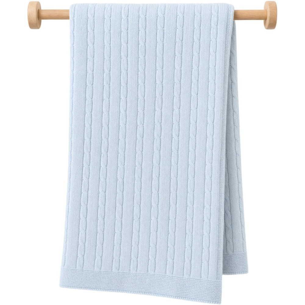 Knitted blanket (expected 31.07.2026)