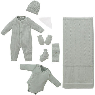 Set 8 items