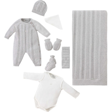 Set 8 items