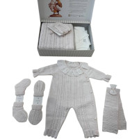 Set 8 items