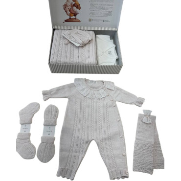 Set 8 items