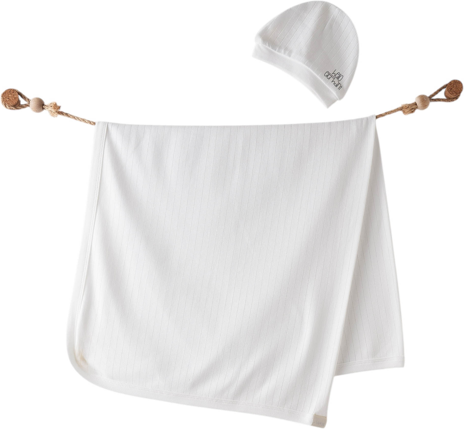 Plaid + cap, series HELLO ELEPHANT. (Expected 30.01.2026) Plaid + cap, series HELLO ELEPHANT. (Expected 30.01.2026)