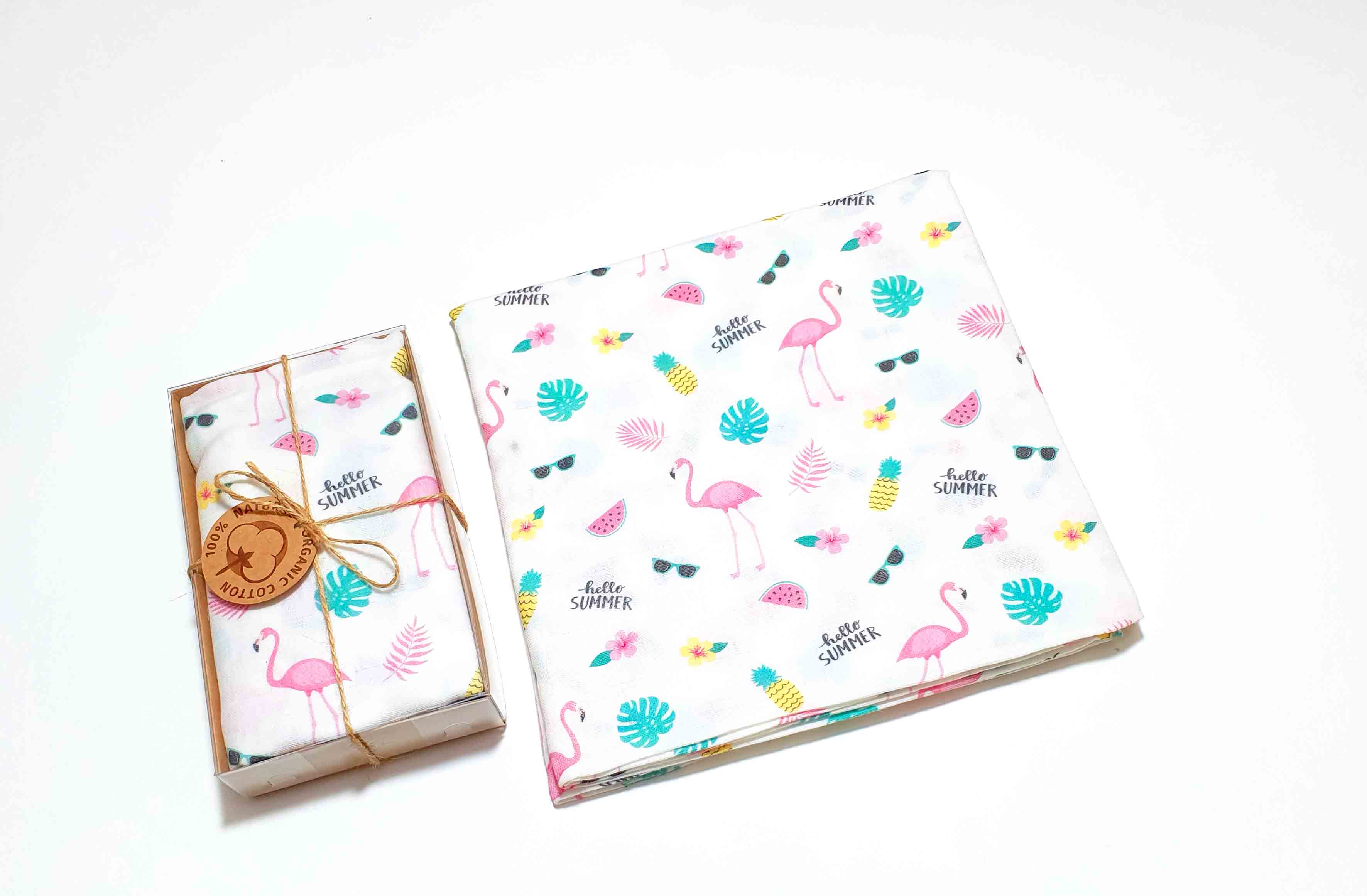 Muslin blanket. Print: Flamingo.